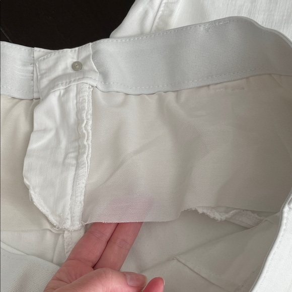 Democracy Women's Cropped White Jeans - Picture 9 of 9